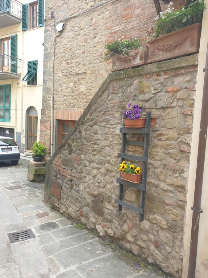 Helga'S House- Una Finestra Sul Borgo Ambra Exteriör bild